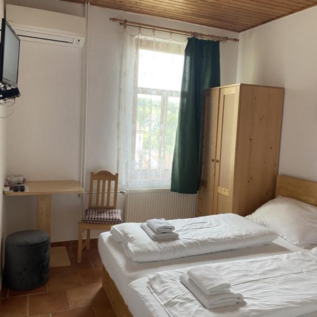 Hotel Kreta Kutná Hora Extérieur photo