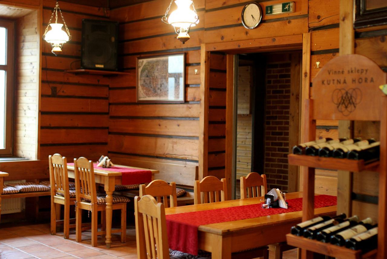 Hotel Kreta Kutná Hora Extérieur photo