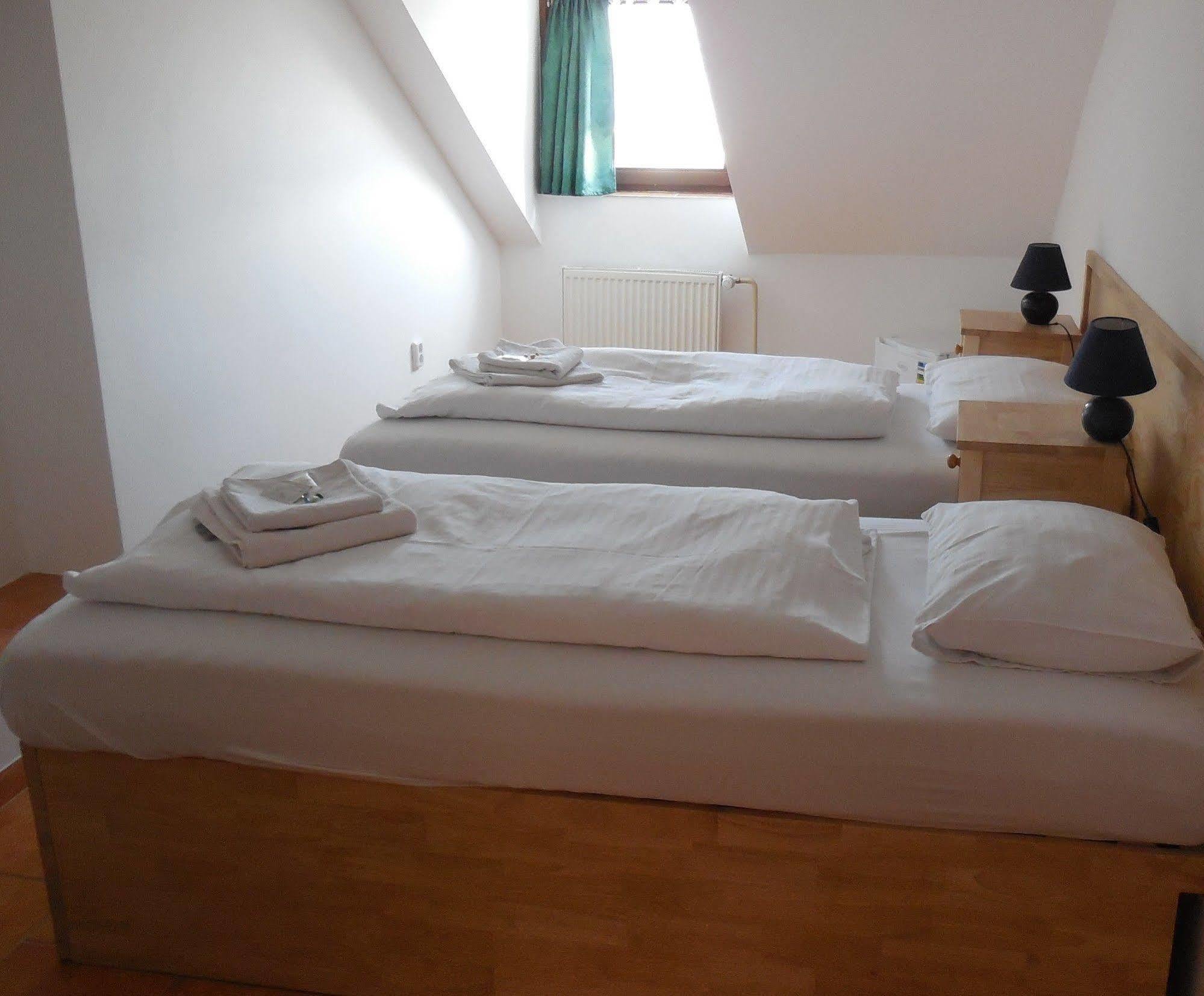 Hotel Kreta Kutná Hora Extérieur photo